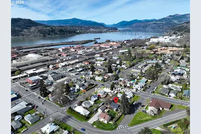 109 W Jefferson St, Bingen, WA 98605 - Photo 2