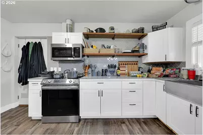 1215 Irving Rd, Eugene, OR 97404 - Photo 8