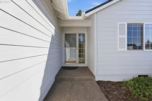 16560 Noble Dr, Oregon City, OR 97045 - Photo 2