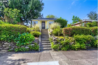 2226 N Sumner St, Portland, OR 97217 - Photo 4