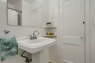 2226 N Sumner St, Portland, OR 97217 - Photo 22
