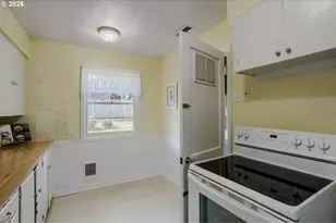 2226 N Sumner St, Portland, OR 97217 - Photo 14