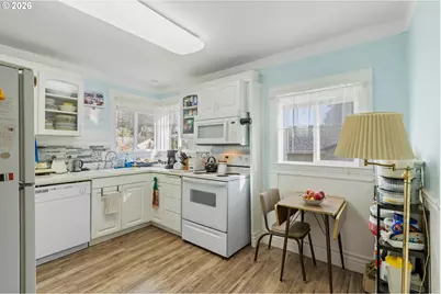 1189 Elrod Ave, Coos Bay, OR 97420 - Photo 8