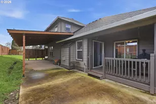 6898 SE Brigadoon St, Milwaukie, OR 97267 - Photo 28