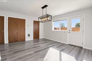 790 St Charles St, Eugene, OR 97402 - Photo 2