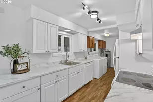 290 N 4th St, Saint Helens, OR 97051 - Photo 12