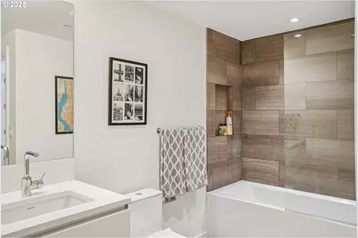 1075 NW Northrup St #1012, Portland, OR 97209 - Photo 16