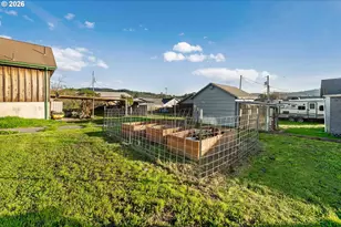 703 C St, Myrtle Point, OR 97458 - Photo 6