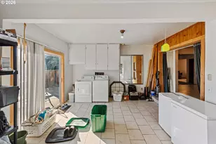 703 C St, Myrtle Point, OR 97458 - Photo 38
