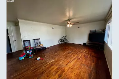 1271 Centennial Blvd, Springfield, OR 97477 - Photo 2