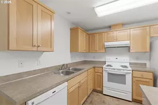 355 S King St, Salem, OR 97302 - Photo 10