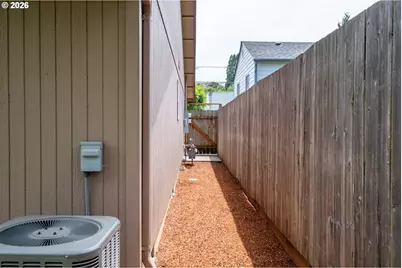 355 S King St, Salem, OR 97302 - Photo 24
