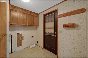 1199 N Terry St, Eugene, OR 97402 - Photo 20