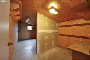 1199 N Terry St, Eugene, OR 97402 - Photo 30