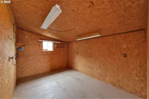 1199 N Terry St, Eugene, OR 97402 - Photo 32