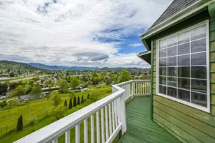 208 Jamie Loop, Roseburg, OR 97471 - Photo 6