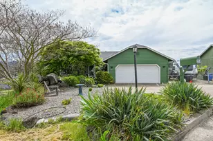 208 Jamie Loop, Roseburg, OR 97471 - Photo 2