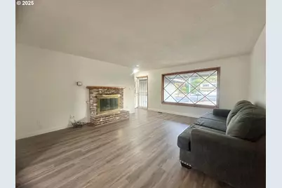 18505 SE Clinton St, Gresham, OR 97030 - Photo 4