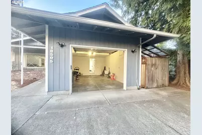 18505 SE Clinton St, Gresham, OR 97030 - Photo 2