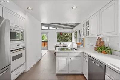 1733 SW Custer St, Portland, OR 97219 - Photo 6