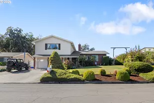 2196 NW Andrea St, Roseburg, OR 97471 - Photo 4