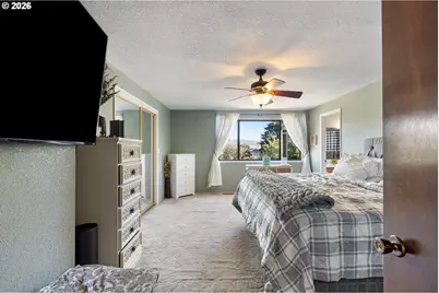 2196 NW Andrea St, Roseburg, OR 97471 - Photo 26