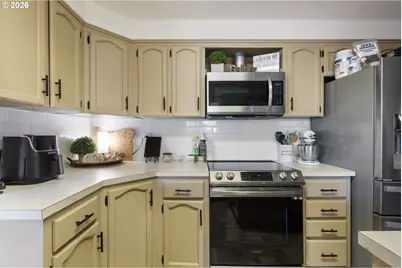 2196 NW Andrea St, Roseburg, OR 97471 - Photo 18