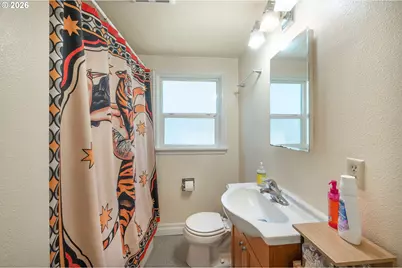 2273 Kincaid St, Eugene, OR 97405 - Photo 14