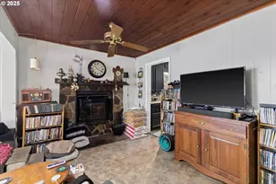 33930 E Hist Columbia River Hwy, Corbett, OR 97019 - Photo 2