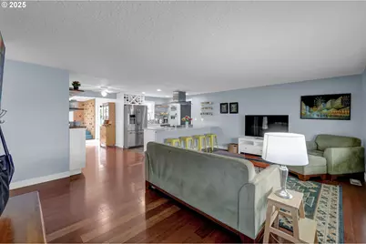 1036 Oak St, Junction City, OR 97448 - Photo 4