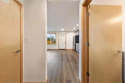 750 St Charles St, Eugene, OR 97402 - Photo 8