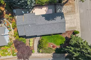 305 S 68th Pl, Springfield, OR 97478 - Photo 38