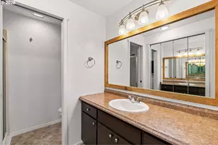 305 S 68th Pl, Springfield, OR 97478 - Photo 26