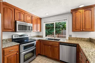 305 S 68th Pl, Springfield, OR 97478 - Photo 14