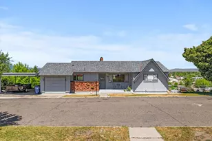 300 Hillcrest Dr, Baker City, OR 97814 - Photo 4
