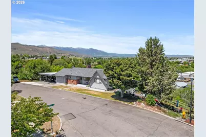 300 Hillcrest Dr, Baker City, OR 97814 - Photo 8