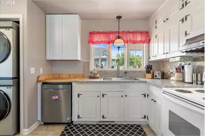 300 Hillcrest Dr, Baker City, OR 97814 - Photo 16