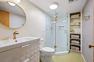 2430 Wilson Dr, Eugene, OR 97405 - Photo 40