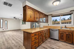 18320 Chris Ct, Gladstone, OR 97027 - Photo 10