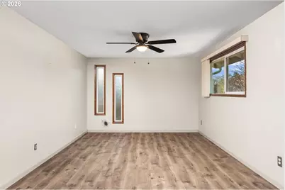 18320 Chris Ct, Gladstone, OR 97027 - Photo 16