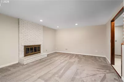 18320 Chris Ct, Gladstone, OR 97027 - Photo 6