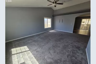 340 NW Elizabeth Ave, Winston, OR 97496 - Photo 4