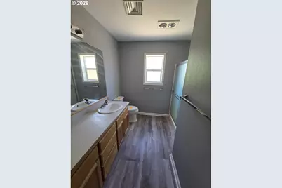 340 NW Elizabeth Ave, Winston, OR 97496 - Photo 14