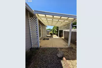 340 NW Elizabeth Ave, Winston, OR 97496 - Photo 12