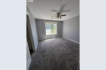 340 NW Elizabeth Ave, Winston, OR 97496 - Photo 16