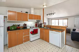 310 Pitney Ln, Junction City, OR 97448 - Photo 6