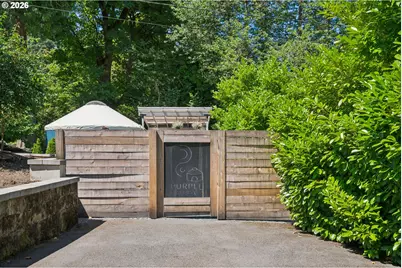 1046 SW Palatine St, Portland, OR 97219 - Photo 38
