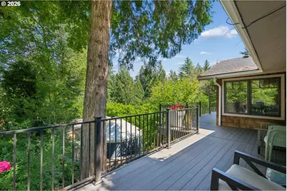 1046 SW Palatine St, Portland, OR 97219 - Photo 2