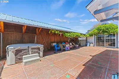 208 7th St, Myrtle Point, OR 97458 - Photo 6