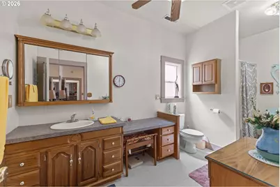 208 7th St, Myrtle Point, OR 97458 - Photo 28